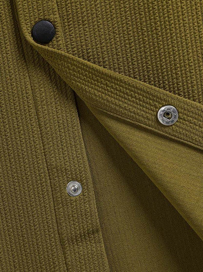 Men's textured double pocket button cargo short sleeve shirt